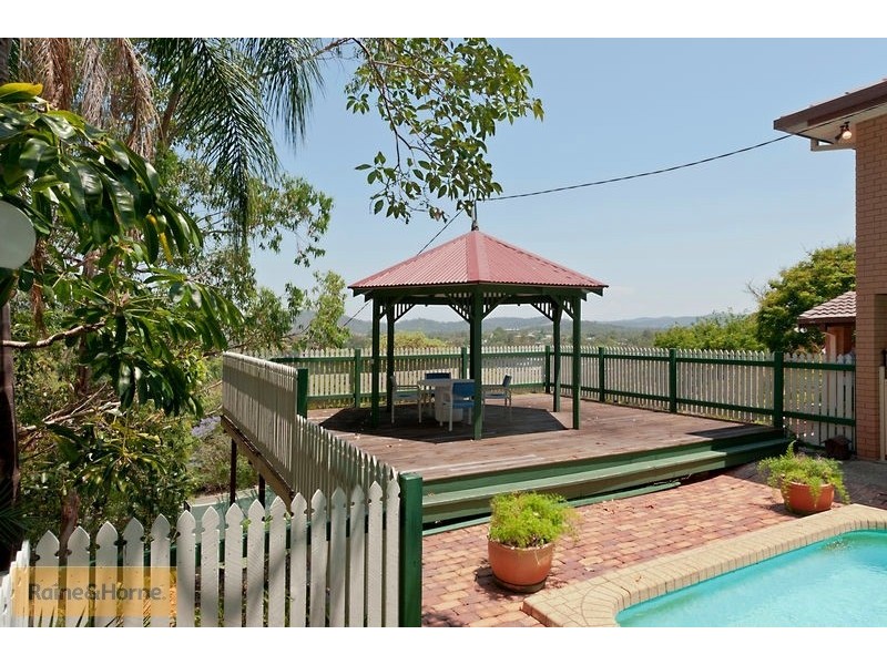 11 Camden Court, Arana Hills QLD 4054