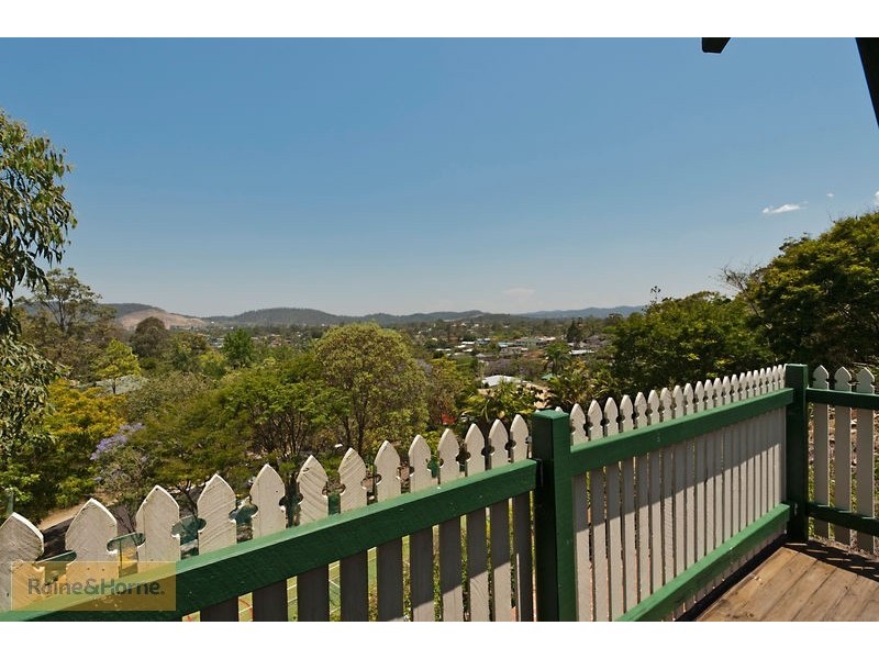 11 Camden Court, Arana Hills QLD 4054