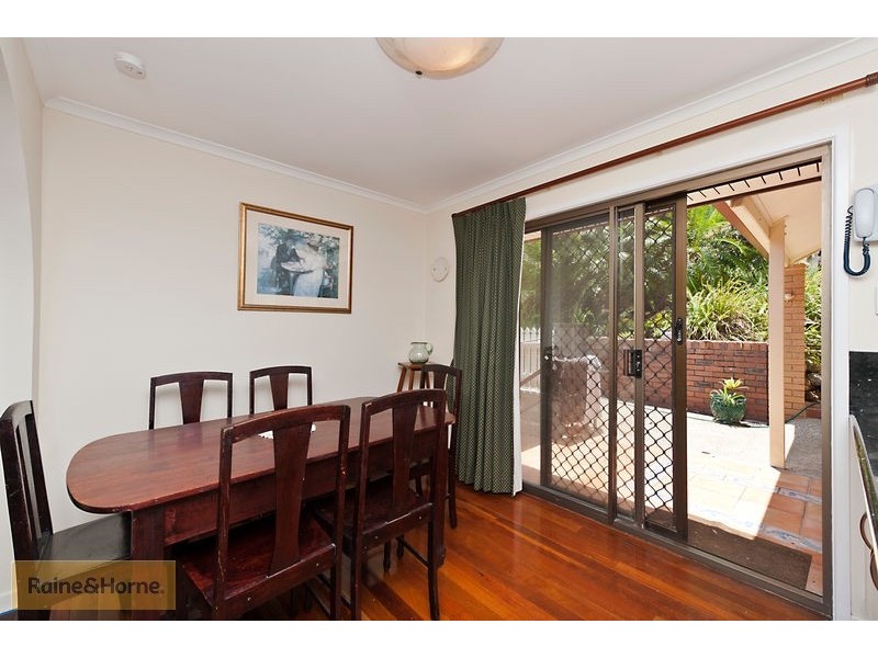 11 Camden Court, Arana Hills QLD 4054