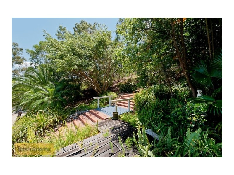 11 Camden Court, Arana Hills QLD 4054