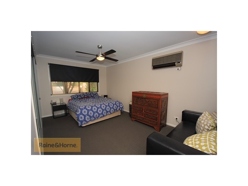 4 Eveleigh Street, Arana Hills QLD 4054