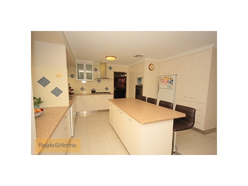 27 Barker Street, Cashmere QLD 4500