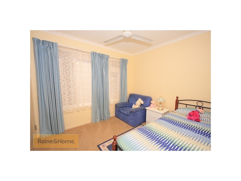 27 Barker Street, Cashmere QLD 4500