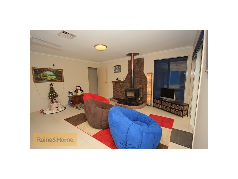 27 Barker Street, Cashmere QLD 4500