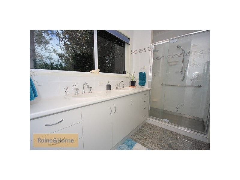 27 Barker Street, Cashmere QLD 4500