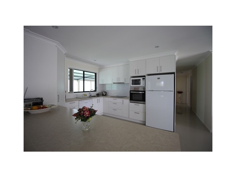 66 Golden Hind Avenue, Cooloola Cove QLD 4580