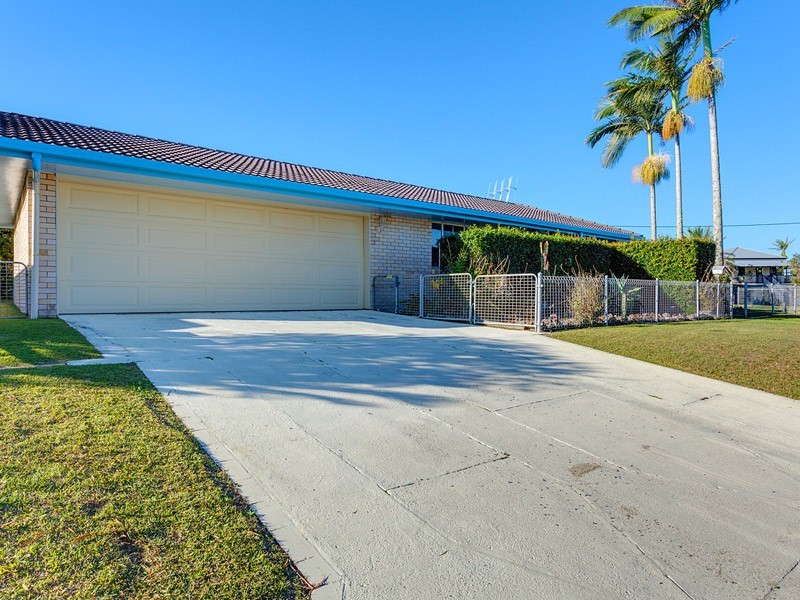 39 Bass Street, Tin Can Bay QLD 4580