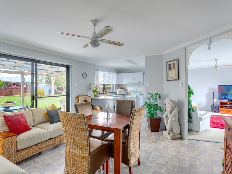 8 Canberra Ave, Cooloola Cove QLD 4580