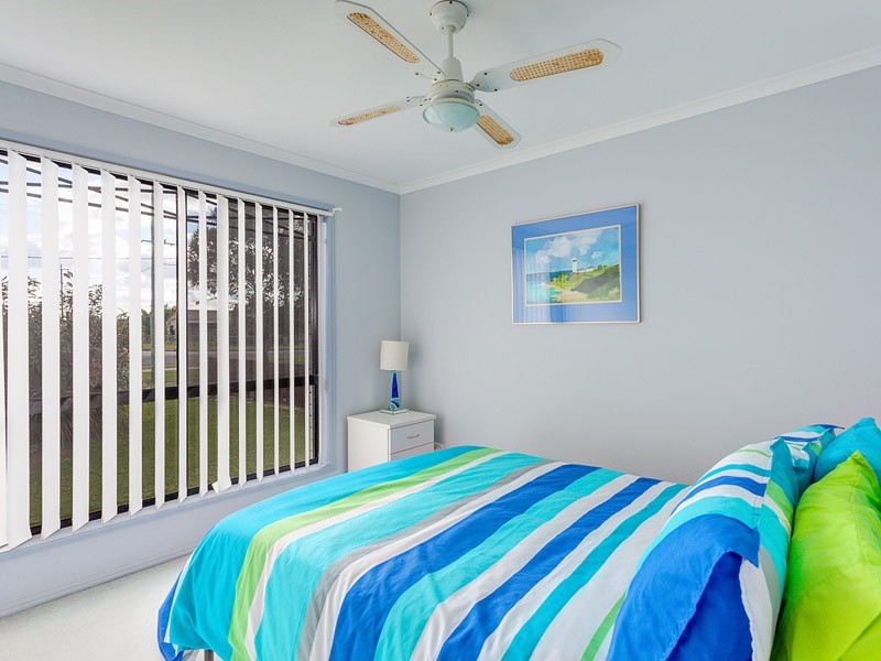 8 Canberra Ave, Cooloola Cove QLD 4580