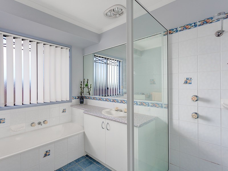 8 Canberra Ave, Cooloola Cove QLD 4580