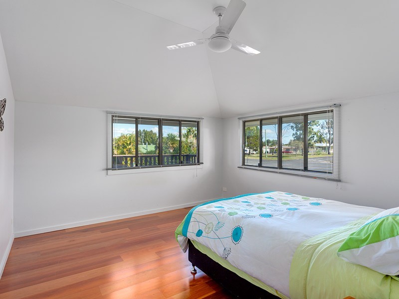 25 Tailor Street, Tin Can Bay QLD 4580