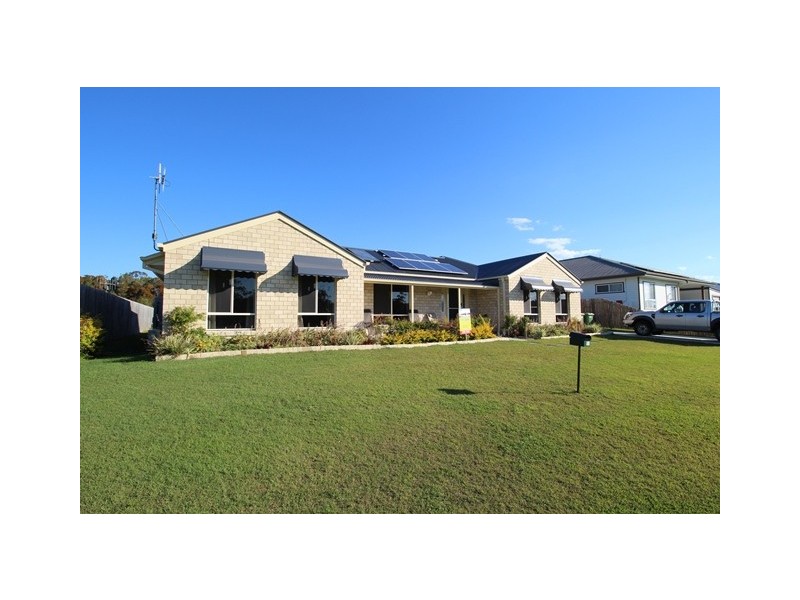 12 ENVIRONS AVENUE, Cooloola Cove QLD 4580