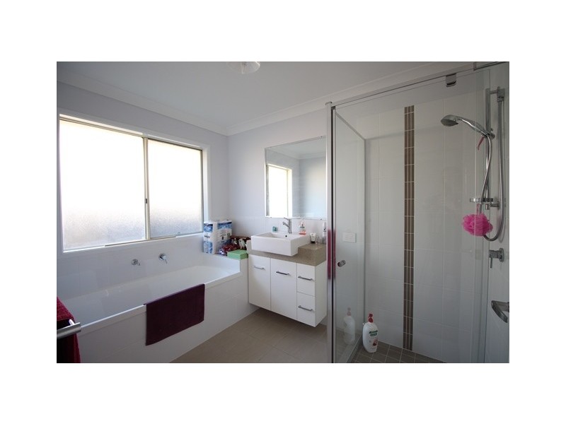 12 ENVIRONS AVENUE, Cooloola Cove QLD 4580