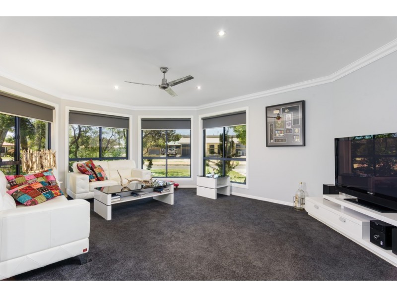 2 Banksia Avenue, Tin Can Bay QLD 4580