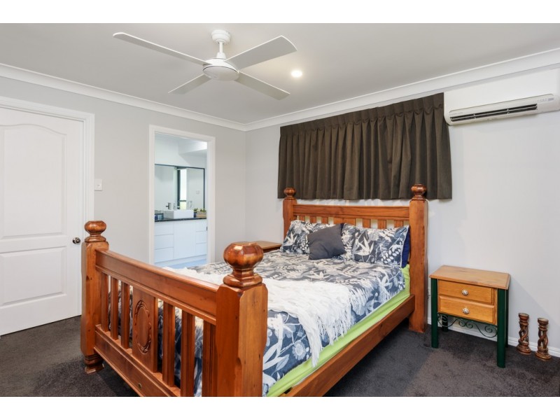 2 Banksia Avenue, Tin Can Bay QLD 4580