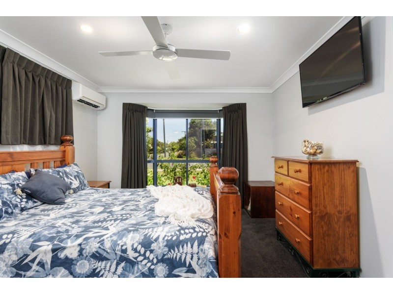 2 Banksia Avenue, Tin Can Bay QLD 4580