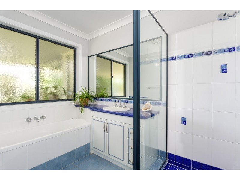 2 Banksia Avenue, Tin Can Bay QLD 4580