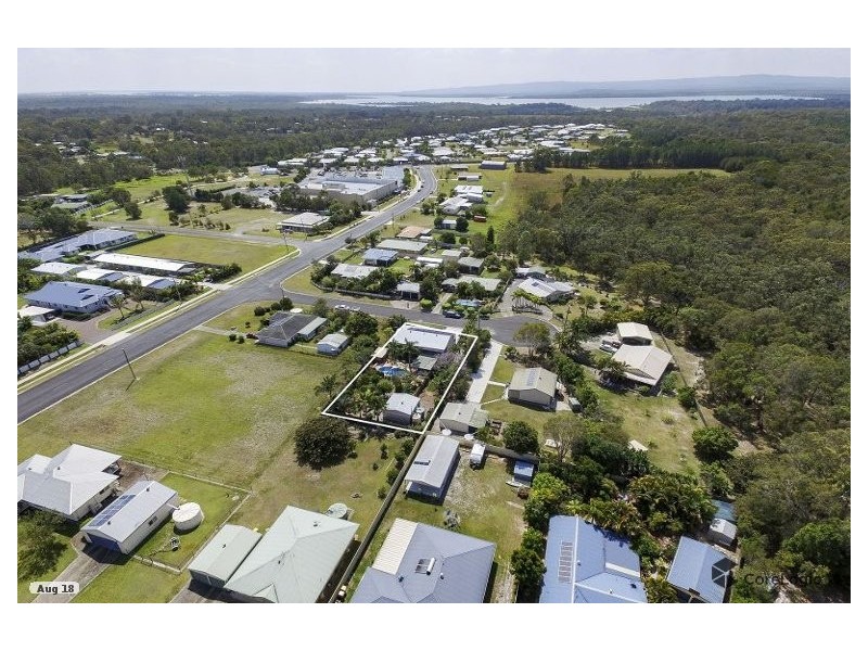 4 Victory Court, Cooloola Cove QLD 4580