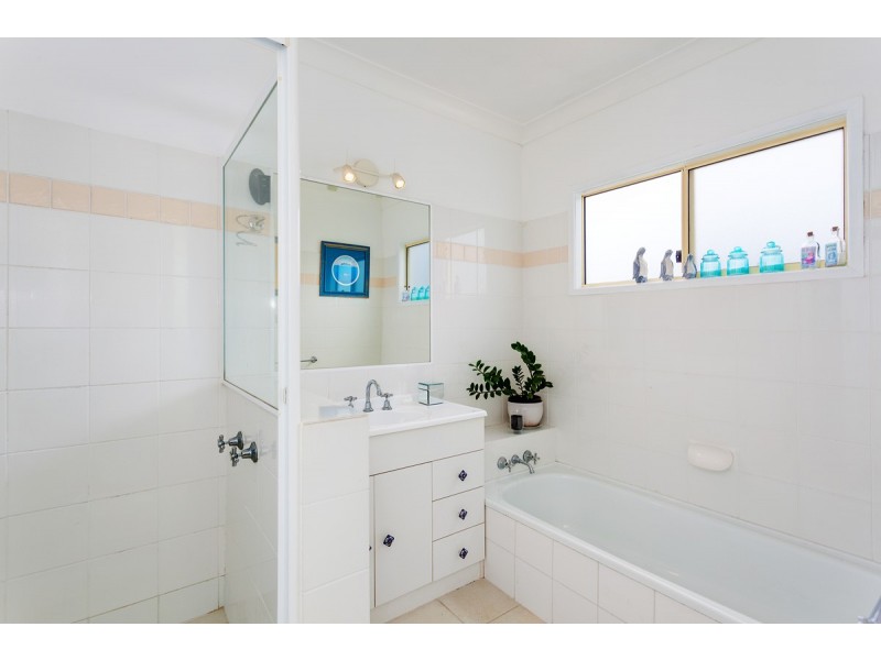 13 Santa Maria Ct, Cooloola Cove QLD 4580