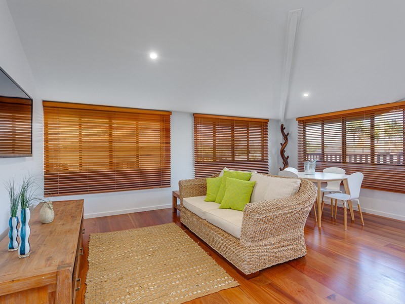 25 Tailor Street, Tin Can Bay QLD 4580