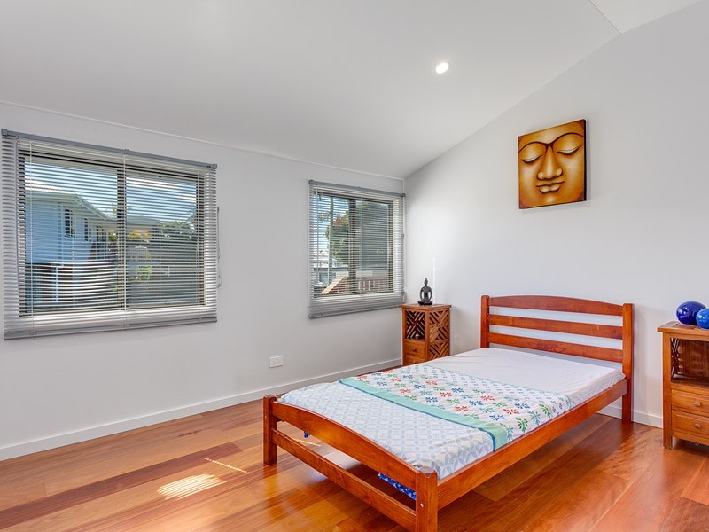 25 Tailor Street, Tin Can Bay QLD 4580