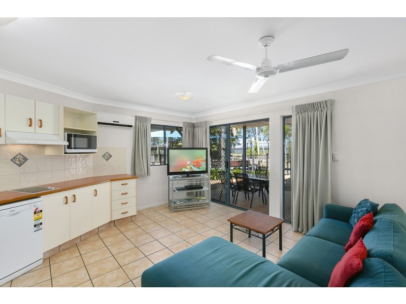 2/40 Esplanade, Tin Can Bay QLD 4580