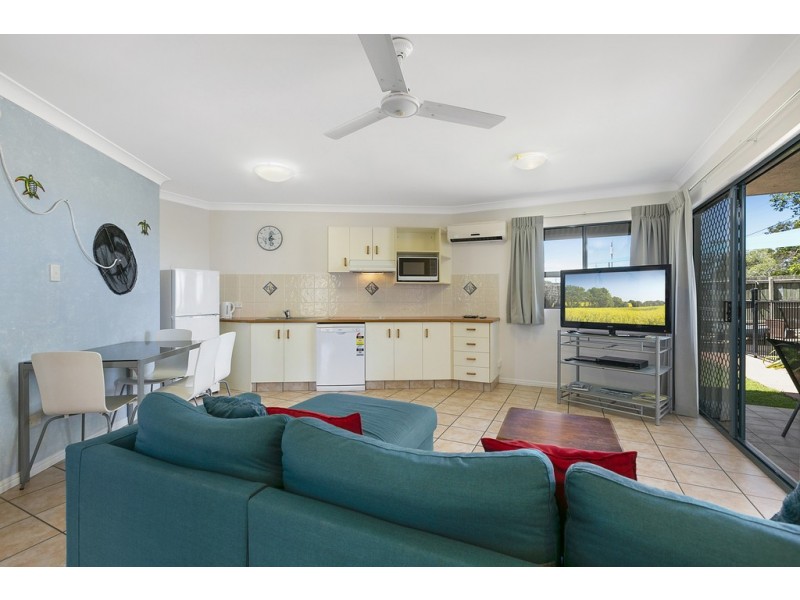 2/40 Esplanade, Tin Can Bay QLD 4580