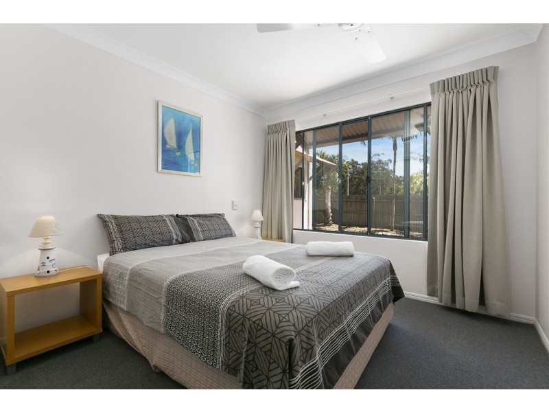 2/40 Esplanade, Tin Can Bay QLD 4580