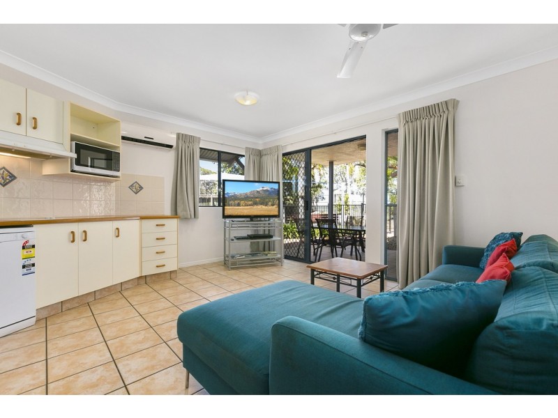 2/40 Esplanade, Tin Can Bay QLD 4580