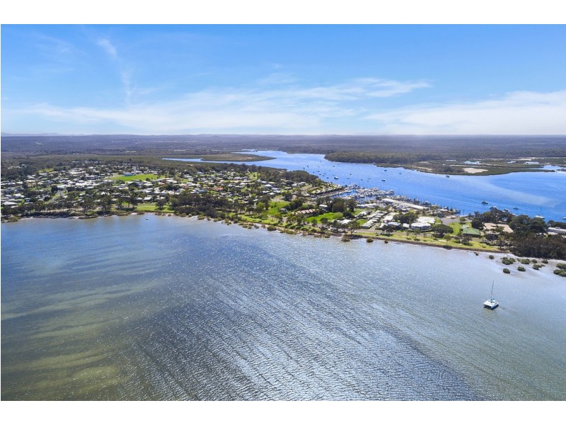 2/40 Esplanade, Tin Can Bay QLD 4580