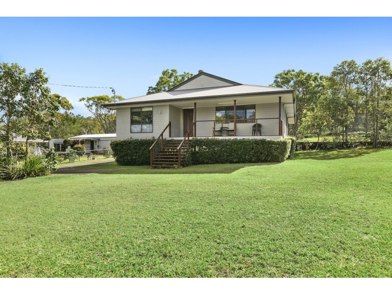 14 Endeavour, Cooloola Cove QLD 4580