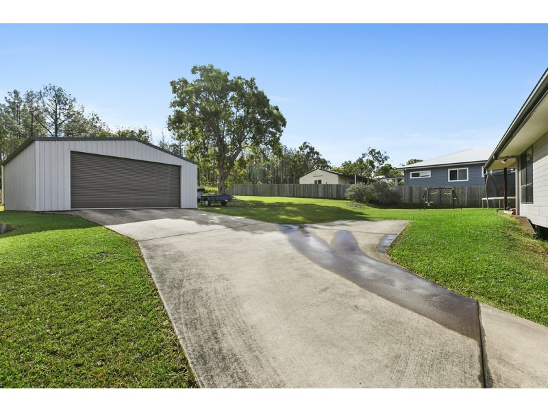 14 Endeavour, Cooloola Cove QLD 4580