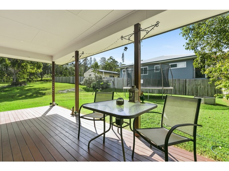 14 Endeavour, Cooloola Cove QLD 4580