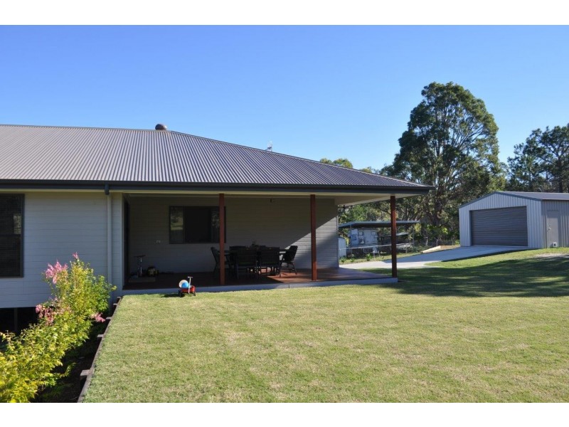 14 Endeavour, Cooloola Cove QLD 4580