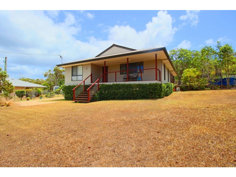 14 Endeavour, Cooloola Cove QLD 4580