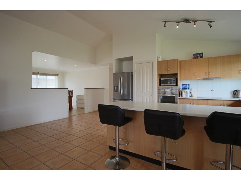 6 Mariposa Place, Cooloola Cove QLD 4580