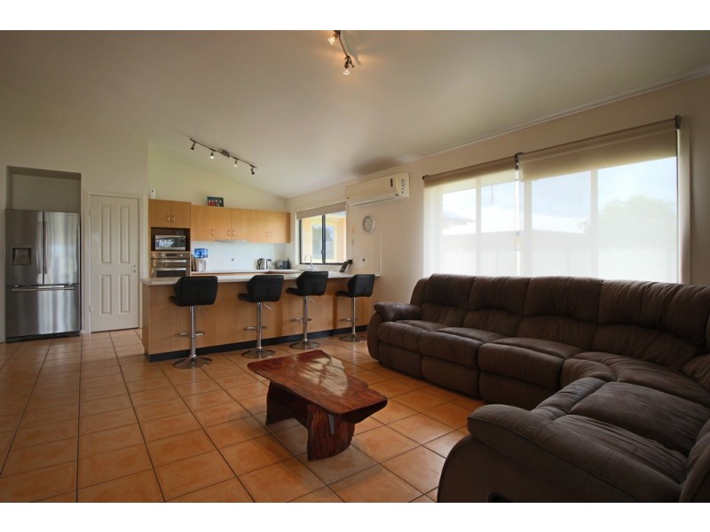 6 Mariposa Place, Cooloola Cove QLD 4580