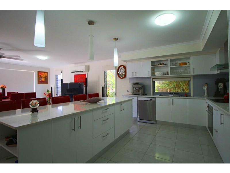 17 Dugong Street, Tin Can Bay QLD 4580