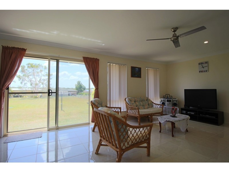 37 Investigator Avenue, Cooloola Cove QLD 4580
