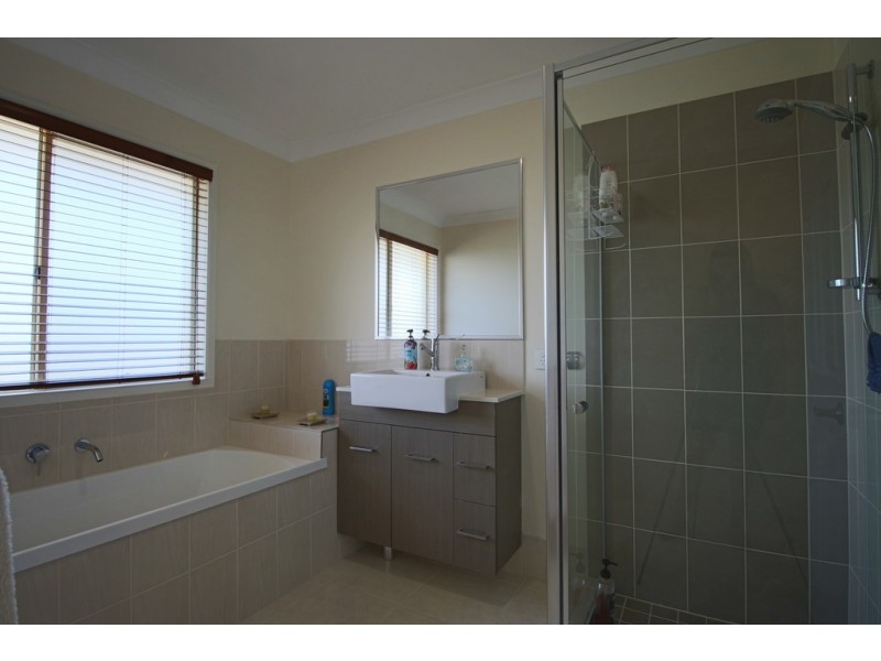 37 Investigator Avenue, Cooloola Cove QLD 4580