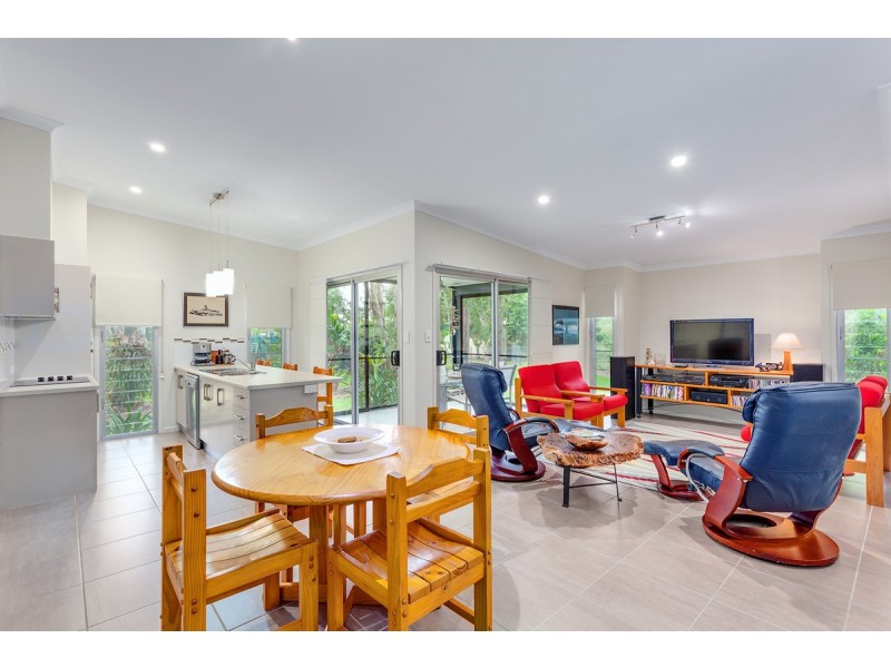 18 Mitchell Street, Tin Can Bay QLD 4580