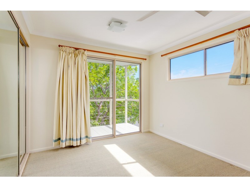 2 17 BASS STREET, Tin Can Bay QLD 4580