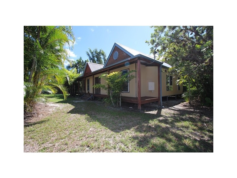 2 SENTINEL COURT, Cooloola Cove QLD 4580