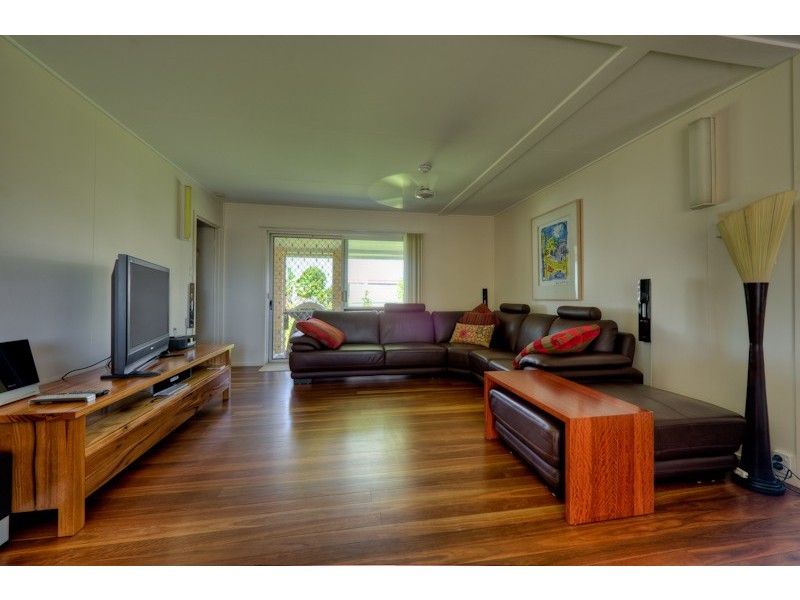 4 Buchanan Avenue, Tin Can Bay QLD 4580