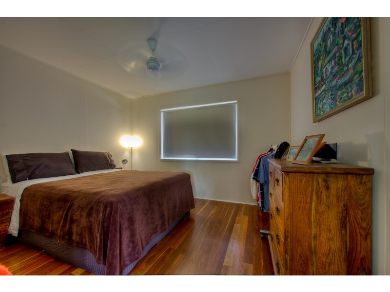 4 Buchanan Avenue, Tin Can Bay QLD 4580