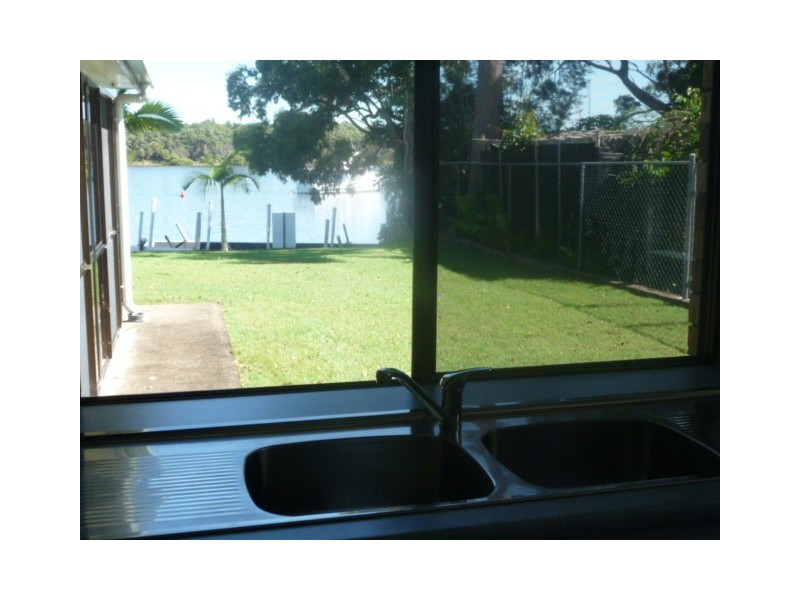 12 Esplanade, Tin Can Bay QLD 4580