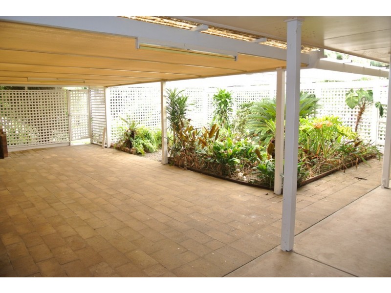 129 Gympie Road, Tin Can Bay QLD 4580