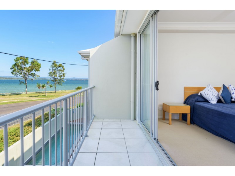 Unit 4 29 Esplanade, Tin Can Bay QLD 4580