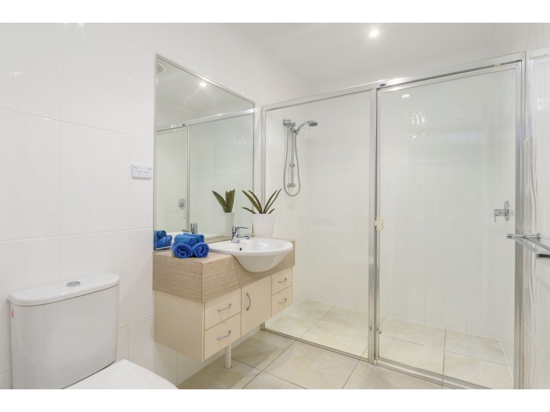 Unit 4 29 Esplanade, Tin Can Bay QLD 4580