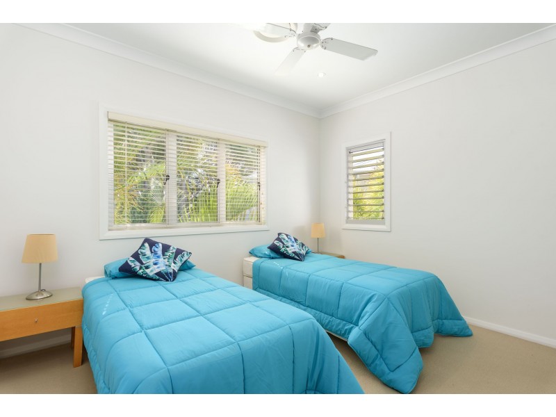 Unit 4 29 Esplanade, Tin Can Bay QLD 4580